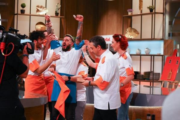 Răsturnare de situaţie la Chefi la cuţite, într-o ediţie lider de audienţă. Cosmin Berki a fost salvat de echipa Saint Tropez