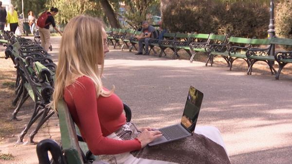 România a devenit un paradis al nomazilor digitali: "E un trend foarte bun". Ce condiţie trebuie să îndeplinească cei care vor o viză de la stat