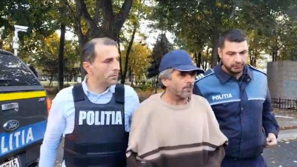 Furios că a fost părăsit, un gălățean a măcelărit animalele fostei iubite, apoi i-a întâmpinat pe polițiști cu sabia