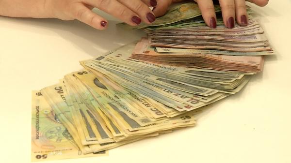 Cine sunt românii care vor avea salariul minim de 4.582 lei. Guvernul schimbă legea