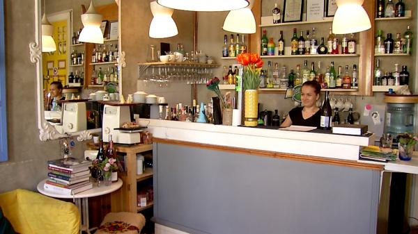 Ţigări şi alcool, doar cu buletinul. Ce riscă cei care vând tutun sau băuturi copiilor