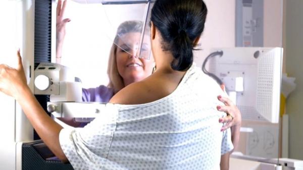 Medicamentul care poate reduce cu 50% riscul apariţiei cancerului la sân. Aproape 300.000 de femei vor primi tratamentul