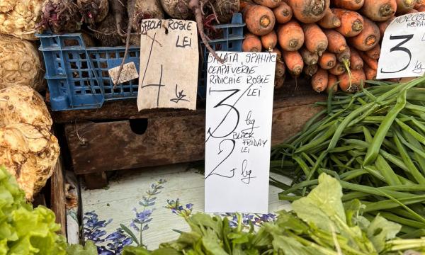 Black Friday 2023, cu reduceri la tarabele din piaţă. Cât costă 1 kg de ardei gras la ofertă