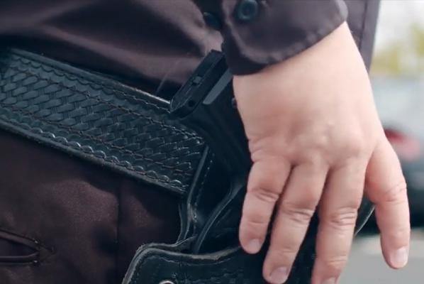 Infractorii condamnaţi pentru fapte grave ar putea deţine arme după eliberare. Proiect de lege controversat