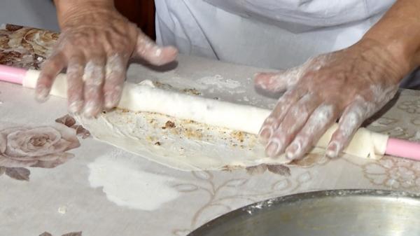 Cum se prepară cel mai râvnit desert turcesc. Reţeta este veche de sute de ani, dar secretele sunt bine păstrate şi astăzi: "E de nota 10!"