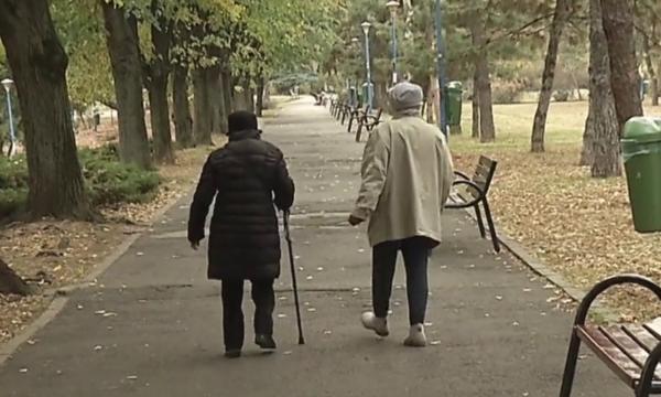 "Cea mai gravă pedeapsă pe care o poate avea un om". Singurătatea a devenit oficial o boală. Ce probeme grave poate declanşa