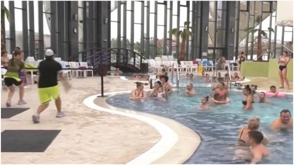 Locul luat cu asalt de români odată ce iarna și-a intrat în drepturi. E refugiul perfect pentru iubitorii de căldură: "Venim de multe ori şi lunar"