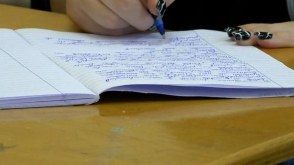 Jumătate dintre elevii români au recunoscut că nu fac orele de curs. Măsurile dure luate în calcul de Ministerul Educaţiei