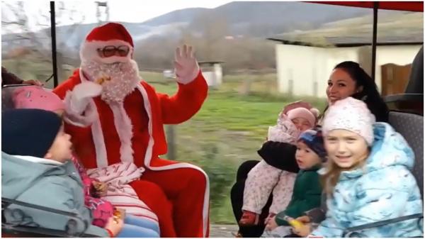 "M-a luat prin surprindere". Moş Nicolae a furat startul într-un cătun din Harghita. Copiii i-au recitat poezii pentru a-l impresiona