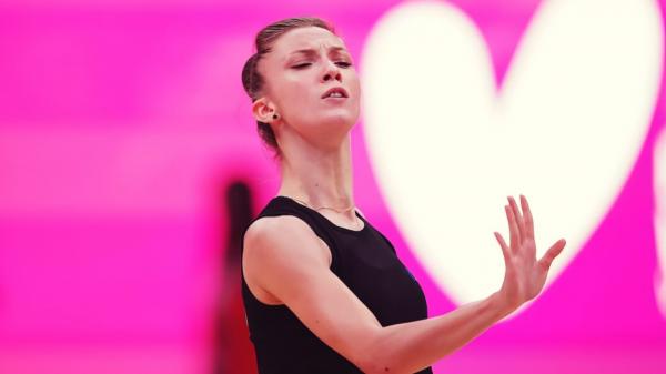 Donaţie anonimă de 3.600 de euro pentru Andreea Verdeş, marea campioană a gimnasticii ritmice