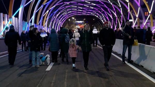 Pasajul Europa Unită s-a deschis în Sectorul 4. A costat peste 70 de milioane de lei şi e unul dintre cele mai mari din Bucureşti