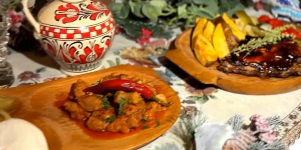 Meniul de Crăciun, "preparat" de firmele de catering. Cât costă o oală cu 20 de sarmale
