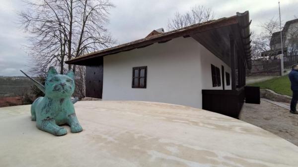 Bojdeuca lui Creangă, redeschisă. IPS Teofan: "O minune adevărată naşte întotdeauna discuţii". Cum arată în interior