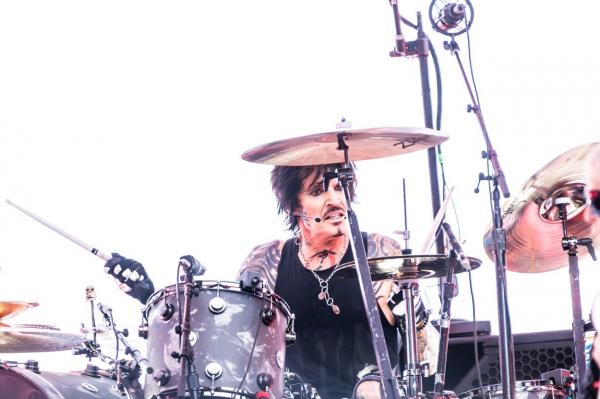 Tommy Lee, fostul soţ al Pamelei Anderson, dat în judecată pentru abuz sexual. Ce acuzaţii i se aduc