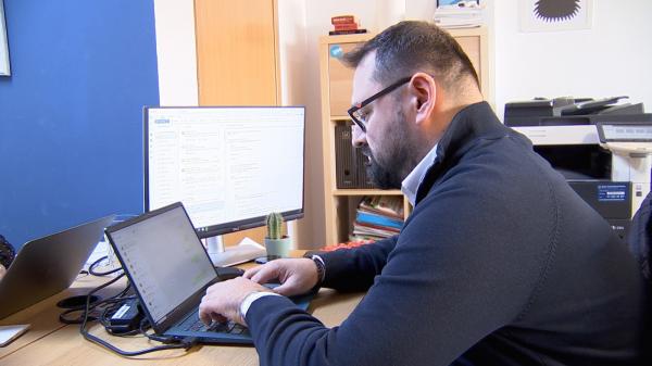 Impozite mari pe afaceri mici. Măsura imediată pe care o va lua Laurenţiu, un antreprenor care are 3 microîntreprinderi