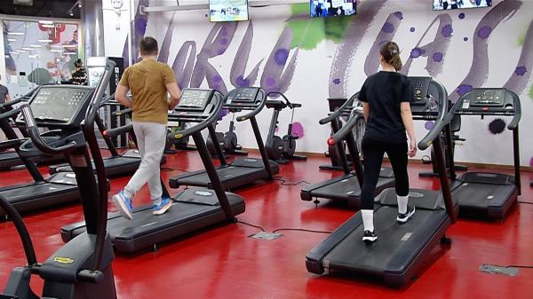 După masa de Crăciun, românii au invadat sălile de fitness. Recomandarea antrenorilor pentru cei care vor să slăbească până la Revelion