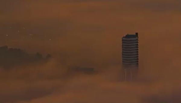 Întârzieri pe bandă rulantă pe aeroportul din Cluj din cauza ceţii. Cei care au reuşit să decoleze au avut parte de un peisaj spectaculos