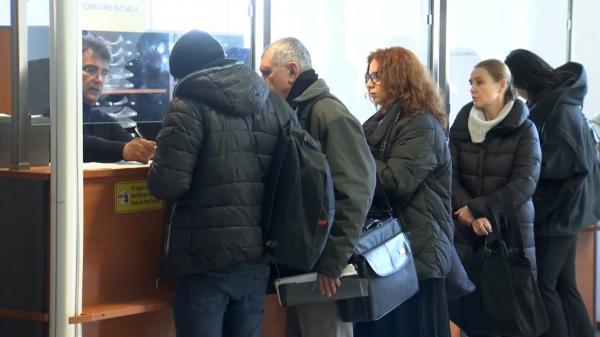 Lovitură pentru românii cu PFA din ianuarie. Ce taxe vor plăti cei care câştigă 300.000 de lei pe an