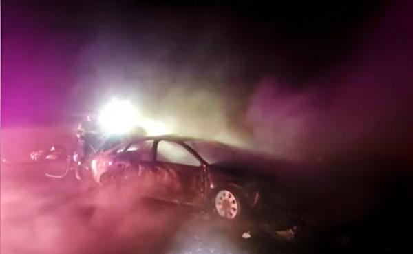 Accident grav în Cluj. Trei maşini s-au ciocnit violent, iar una dintre ele a luat foc