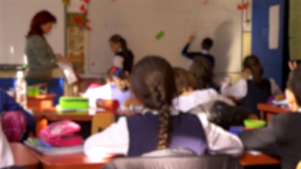 Pedepse extrem de dure pentru profesorii care fac meditaţii cu elevii de la clasă. Ce a decis Ministerul Educaţiei