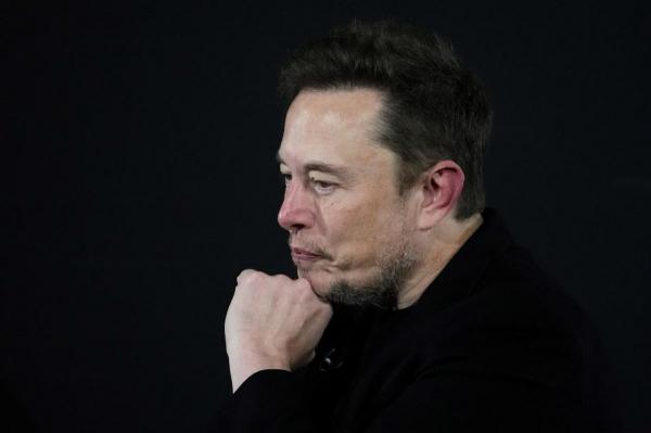 Elon Musk, acuzat de acționarii companiilor sale că se droghează. Miliardarul ar consuma "LSD, cocaină, ecstasy, ciuperci magice şi ketamină"