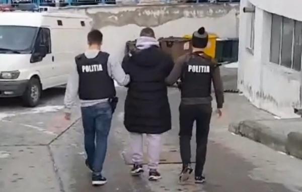 Dorinţa unui tânăr de a se îmbogăţi rapid l-a adus în faţa legii. Brăileanul de 18 ani riscă să ajungă în arest preventiv 