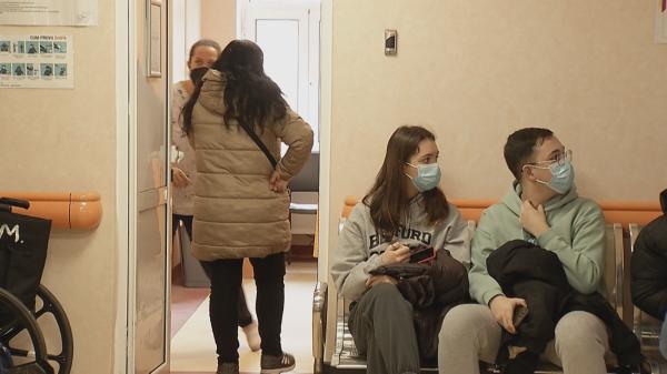 Valul de gripă face ravagii în România: 100.000 de bolnavi şi 6 decese în 7 zile. Medicii cred că sezonul gripal va ţine până la Paşte
