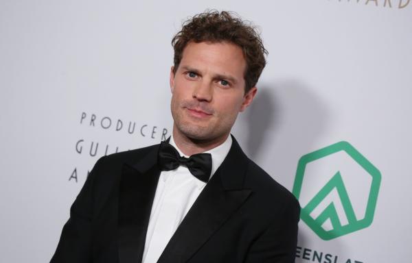 Jaime Dornan, starul din Fifty Shades of Grey, la spital din cauza unei omizi. A crezut iniţial că are un atac de cord