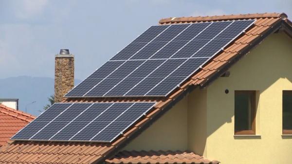 Începe programul Casa Verde 2024. Aplicaţia se va debloca marţi, la ora 10:00; beneficiarii îşi pot alege instalatorul pentru panourile fotovoltaice