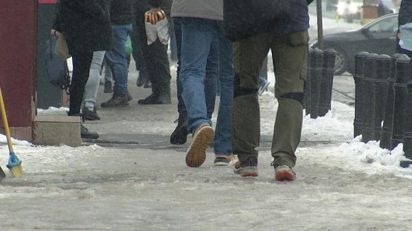 Oraşul din România unde a fost mai frig ca în Laponia. Vremea, o nouă lovitură: când apare gheaţa neagră