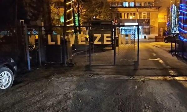 Înarmaţi cu topoare și furci, mai mulţi oameni au intrat în Mina Livezeni, la furat. Poliţiştii au găsit 21 de saci plini cu cărbune