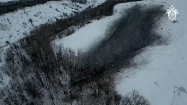 Primele imagini de la locul prăbuşirii avionului Il-76, publicate de ruşi. Nu au prezentat încă dovezi că la bord se aflau prizonieri ucraineni