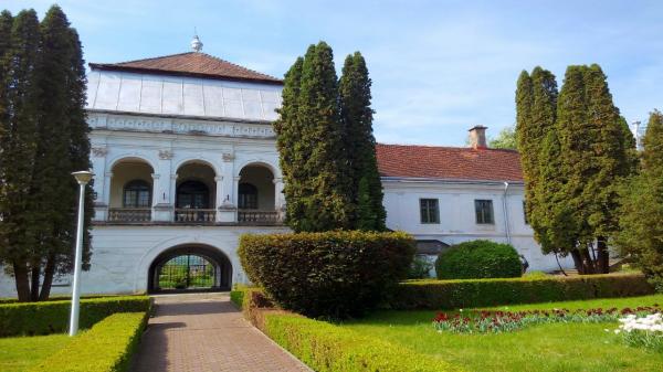 Cel mai mare castel în stil baroc din Transilvania rămâne al românilor. Consiliul Judeţean Sălaj vrea să cumpere clădirea