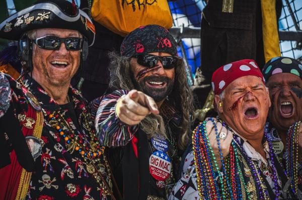 Gasparilla - Ziua Piraților din Florida. Festival cu cântece despre fapte teribile, tunuri şi butoaiele pline cu rom