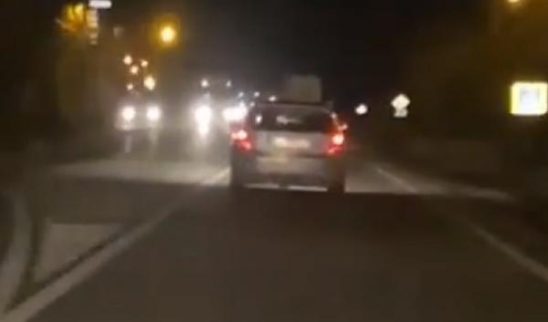 "Fast and furious" în Bacău. Adolescent de 17 ani, urmărit de poliţişti pe E85. Cum l-au prins oamenii legii