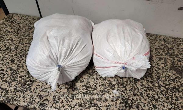 Averea de 19 kg, adusă din Turcia de o româncă de 51 de ani, pe Aeroportul Otopeni. A îndesat prada în bagajul de mână