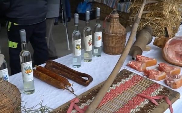 Record la tăiat porci, în Satu Mare. 30 de echipe s-au întrecut într-o competiţie inedită