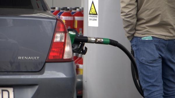 Românii au consumat mai puţin carburant în anul 2023. Care ar fi explicațiile