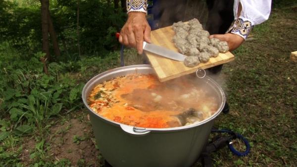 Preţul ciorbelor s-a dublat în restaurante şi cantine. Cât a ajuns să coste o porţie