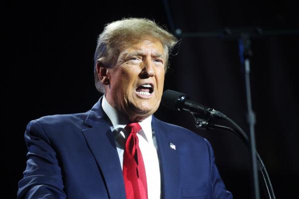 Femeie din SUA, condamnată la 3 ani de închisoare, după ce l-a ameninţat cu moartea pe judecătorul care se ocupă de cazul documentelor clasificate ale lui Donald Trump