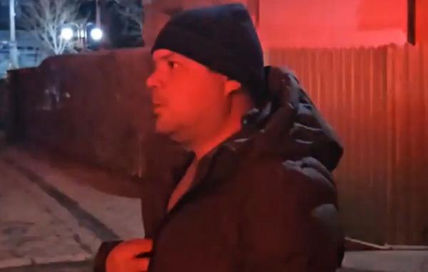 I s-a făcut rău de la băutură şi a sunat la 112 sub pretextul că în bloc se simte un miros puternic de gaze ca să vină mai repede: "Eu am astm"