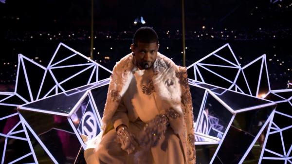 Show total în finala Superbowl 2024. Usher a susţinut concertul din cel mai aşteptat moment al serii. Şi-a făcut apariţia așezat pe un tron