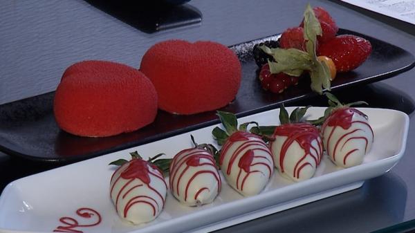 Valentine's Day 2024. Pizza în formă de inimă, flori şi şampanie. Ce cadouri şi-au făcut cuplurile de Ziua Îndrăgostiţilor