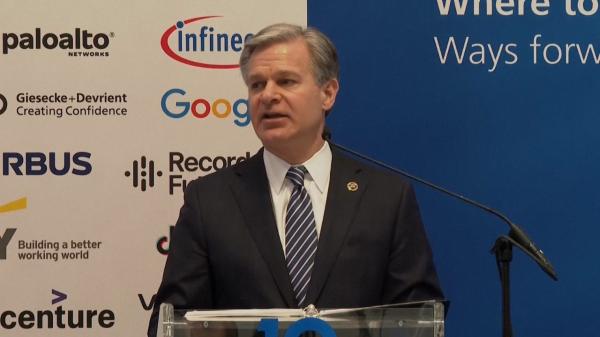 Directorul FBI, vizită fulger în România. Despre ce a discutat Christopher Wray cu şefii DNA şi DIICOT