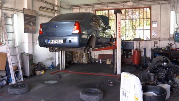 Schimbări radicale la repararea maşinilor pe RCA. Aproape jumătate din şoferii implicaţi în accidente vor fi afectaţi