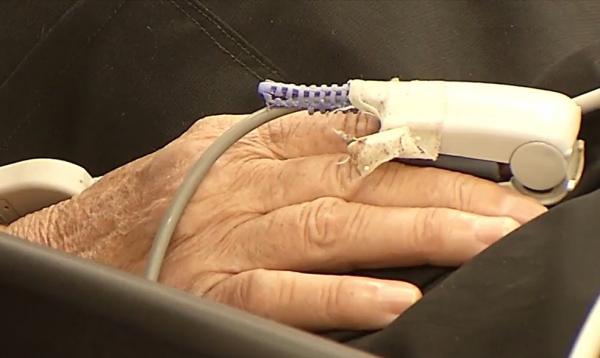 Un bărbat de 54 de ani a ajuns la spital, după o ceartă cu soţia. De supărare a băut bine apoi şi-a făcut mai multe răni cu un dispozitiv de asomare cu capse