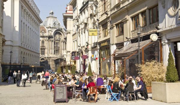 Weekend cu temperaturi nefireşti pentru februarie. Termometrele vor indica maxime de 20 de grade. Zonele lovite de ploi