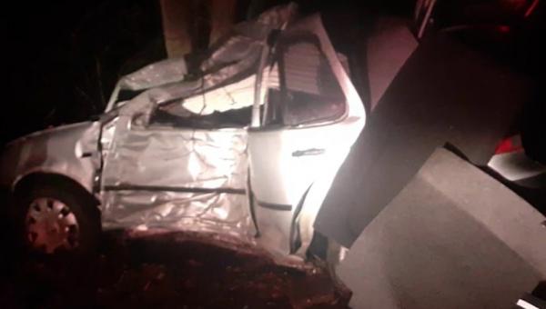 Patru persoane, în stare gravă după un accident cumplit în Maramureş. Şoferul de 19 ani a ajuns în comă la spital, după ce a intrat cu maşina într-un copac