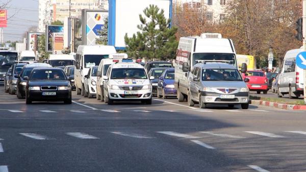 "Bonusul" de care ar putea beneficia şoferii care depăşesc viteza. Radarele poliţiei vor avea două marje de eroare