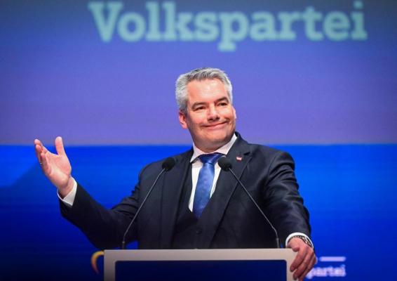 Nehammer, de neclintit la București: nu vrea România în Schengen. Ne-a adus aminte, însă, că firmele austriece "creează multe mii de locuri de muncă"